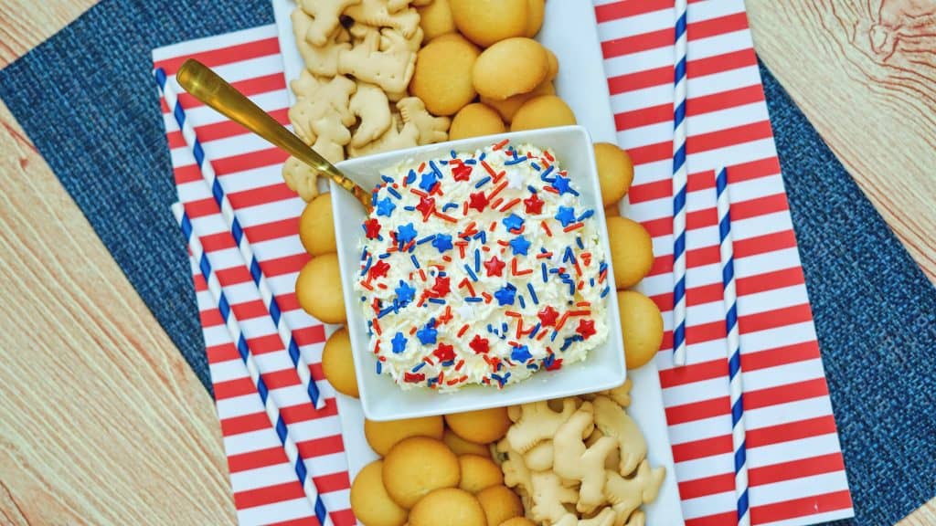 This 4th of July Dunkaroo Dip is easy to make and only requires 5 ingredients